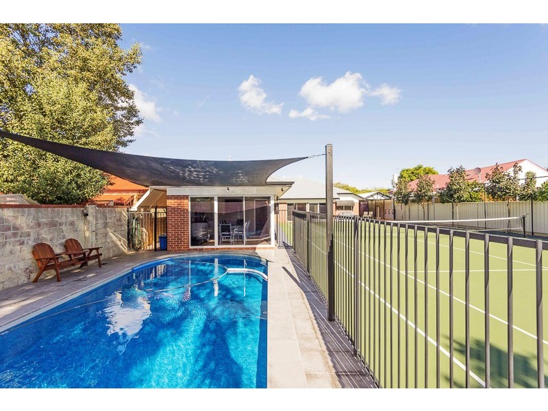 12 Devon Road, Bassendean WA 6054