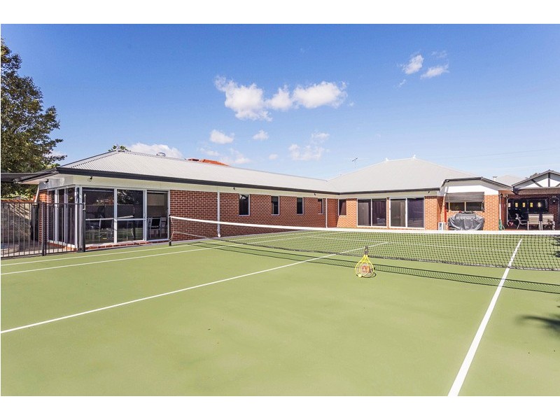 12 Devon Road, Bassendean WA 6054