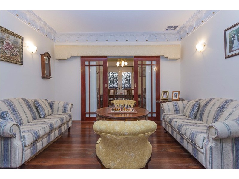 12 Devon Road, Bassendean WA 6054