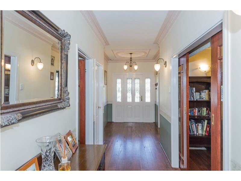 12 Devon Road, Bassendean WA 6054