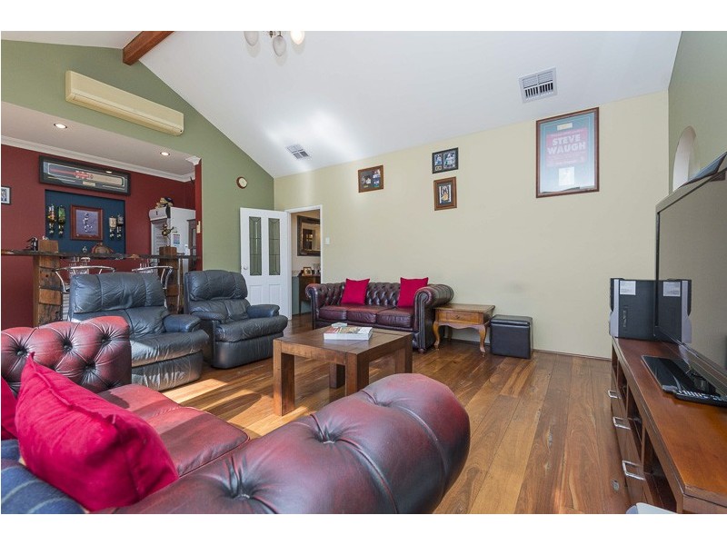 12 Devon Road, Bassendean WA 6054