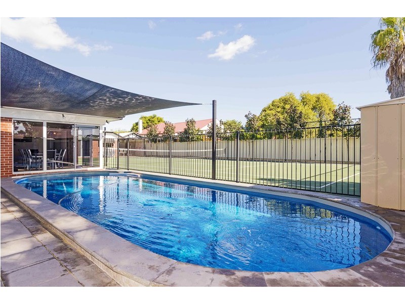 12 Devon Road, Bassendean WA 6054