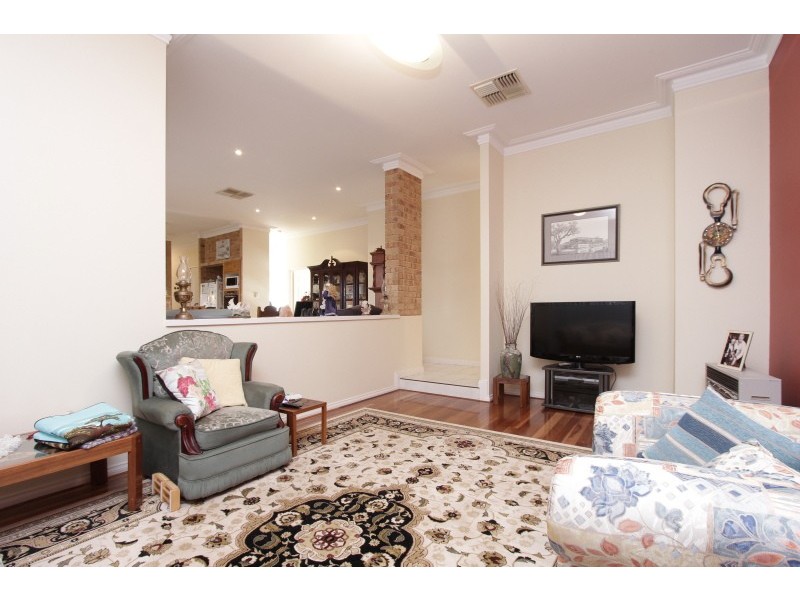 84 Glanton Way, Dianella WA 6059