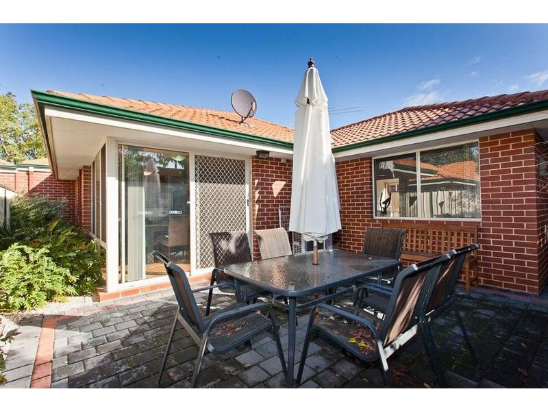 16 Harris Street, Carlisle WA 6101