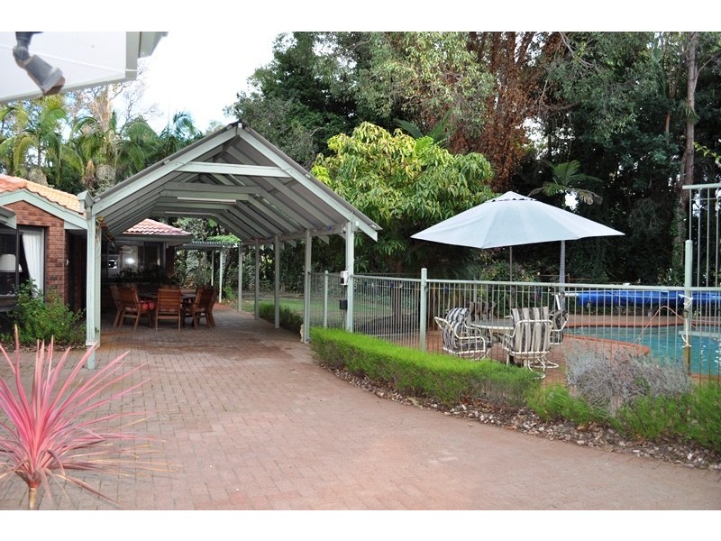 6 Cyclamen Court, Wanneroo WA 6065