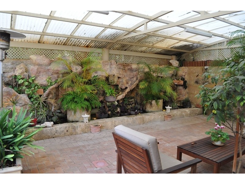 6 Cyclamen Court, Wanneroo WA 6065