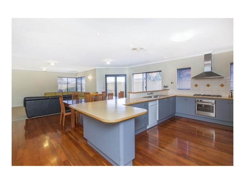 19 Shaftesbury Avenue, Bayswater WA 6053