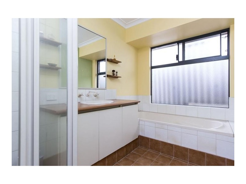 19 Shaftesbury Avenue, Bayswater WA 6053