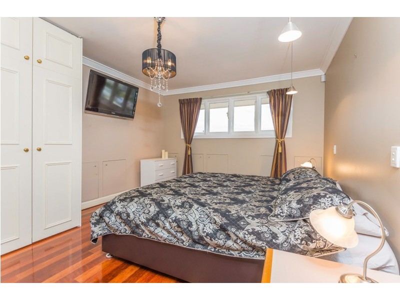 18 Hayward Street, Bayswater WA 6053