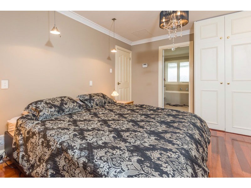 18 Hayward Street, Bayswater WA 6053