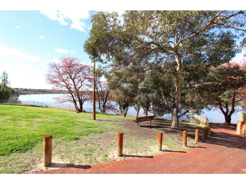 202/12 Wall Street, Maylands WA 6051