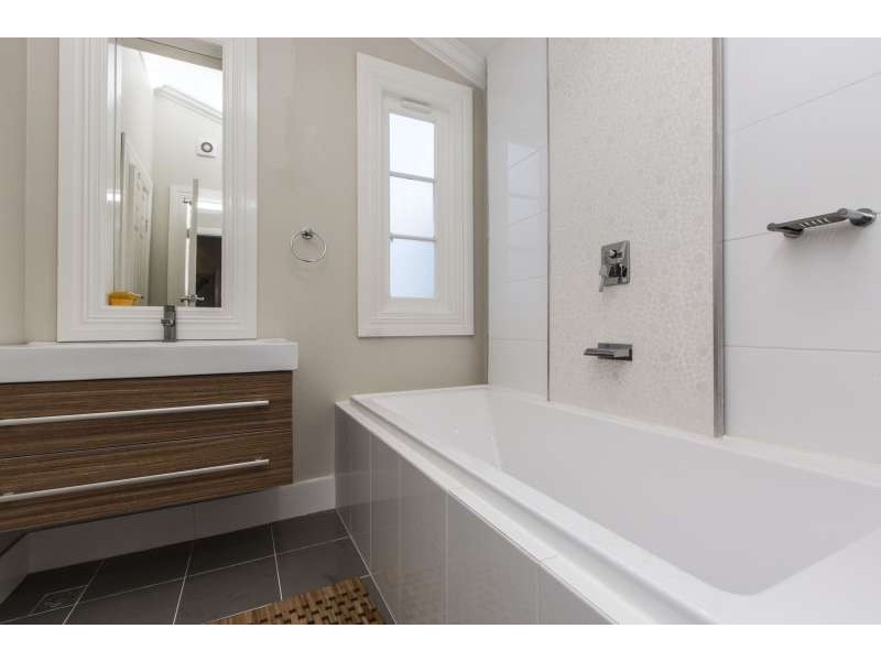 8 Kitchener Avenue, Bayswater WA 6053