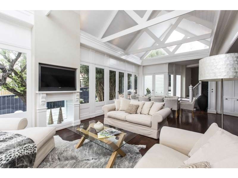 8 Kitchener Avenue, Bayswater WA 6053