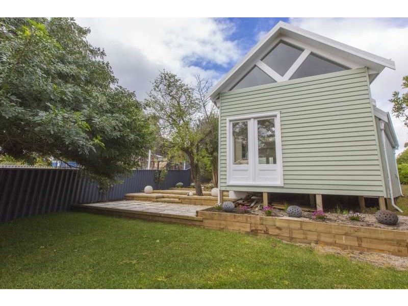 8 Kitchener Avenue, Bayswater WA 6053