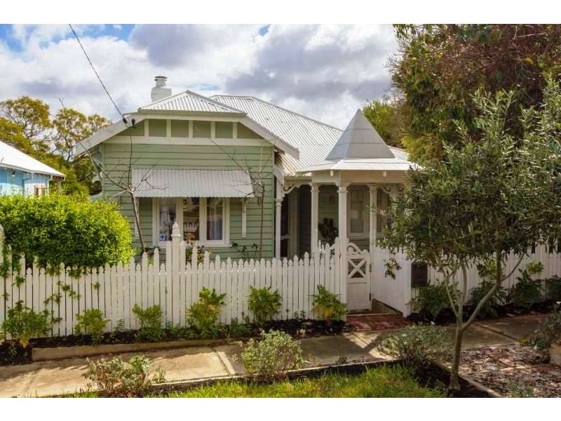 8 Kitchener Avenue, Bayswater WA 6053