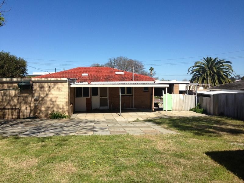 31 Sanderson Street, Embleton WA 6062