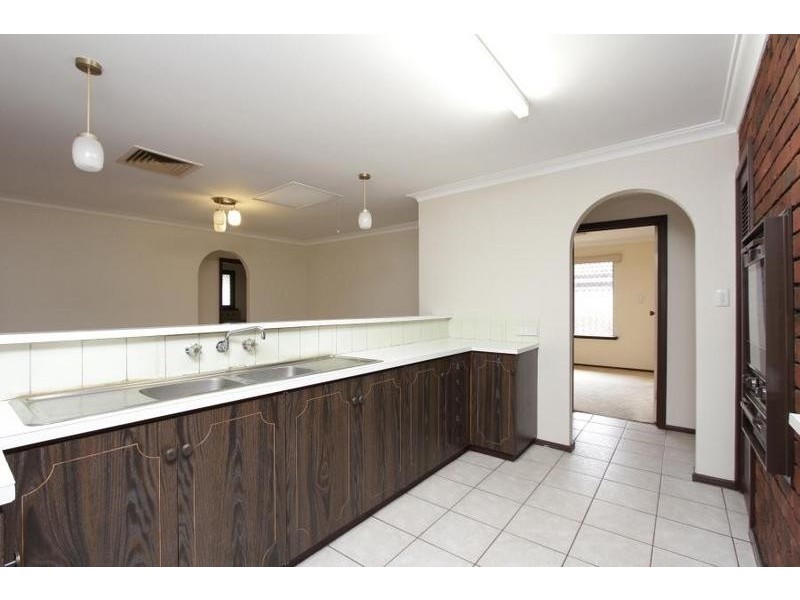 31 Havenvale Crescent, Dianella WA 6059