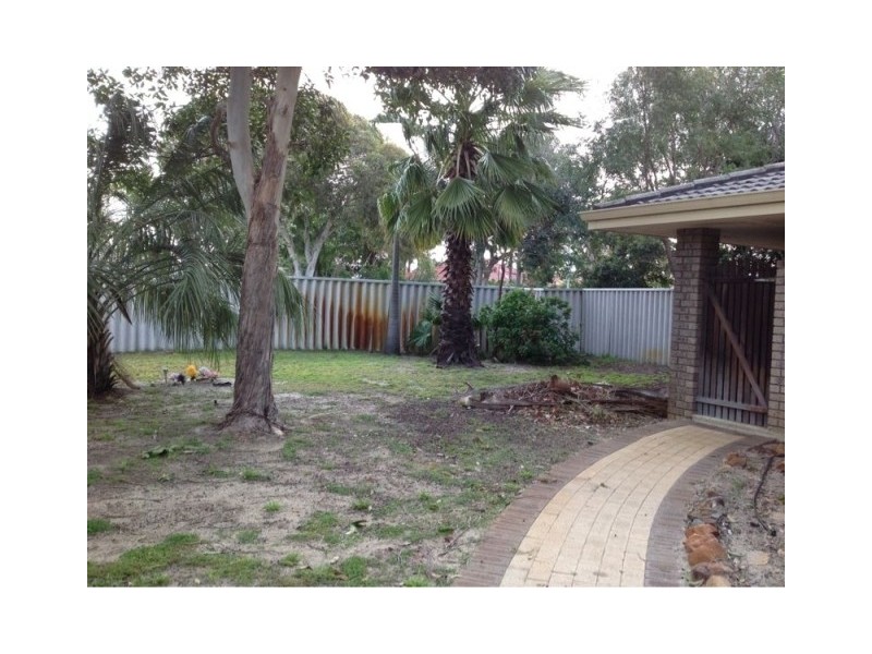 2 Goshawk Gardens, Ballajura WA 6066