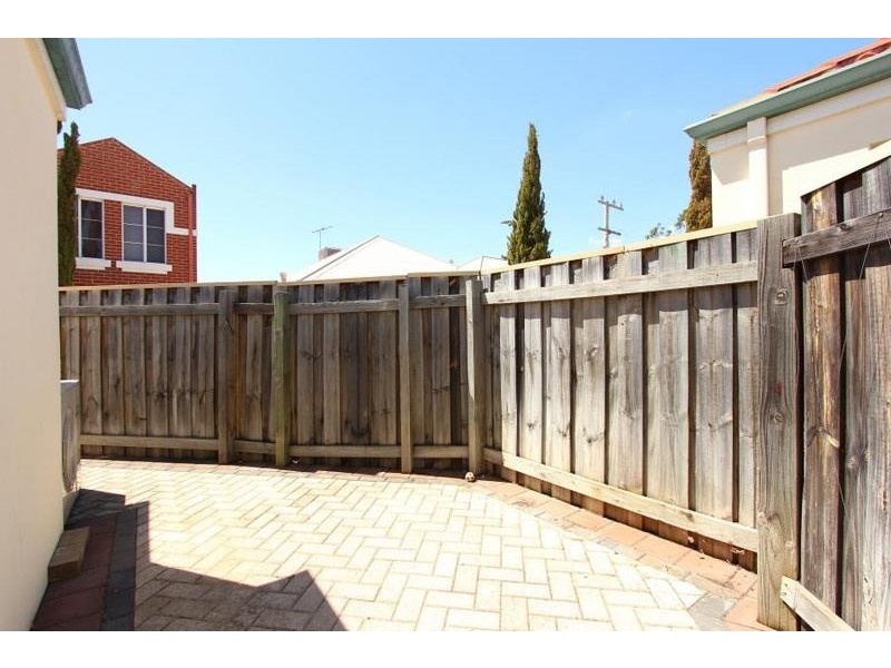 26 Surrey Street, Dianella WA 6059