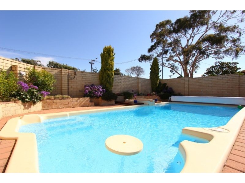 15 Wyndham Way, Yokine WA 6060