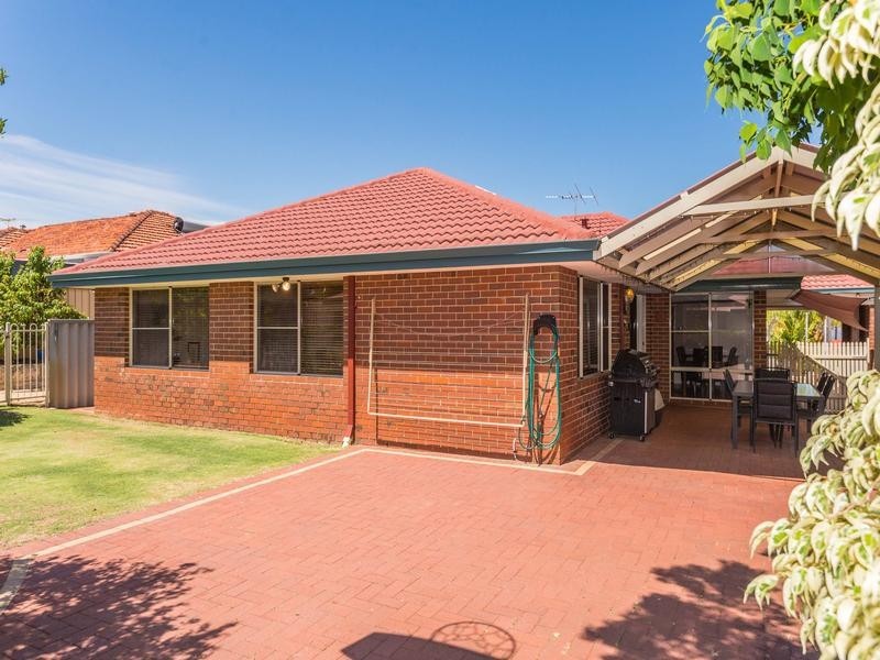 15 Henrietta Street, Bayswater WA 6053