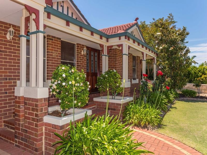 15 Henrietta Street, Bayswater WA 6053