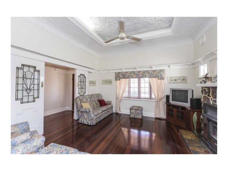 25 Elizabeth Street, Bayswater WA 6053