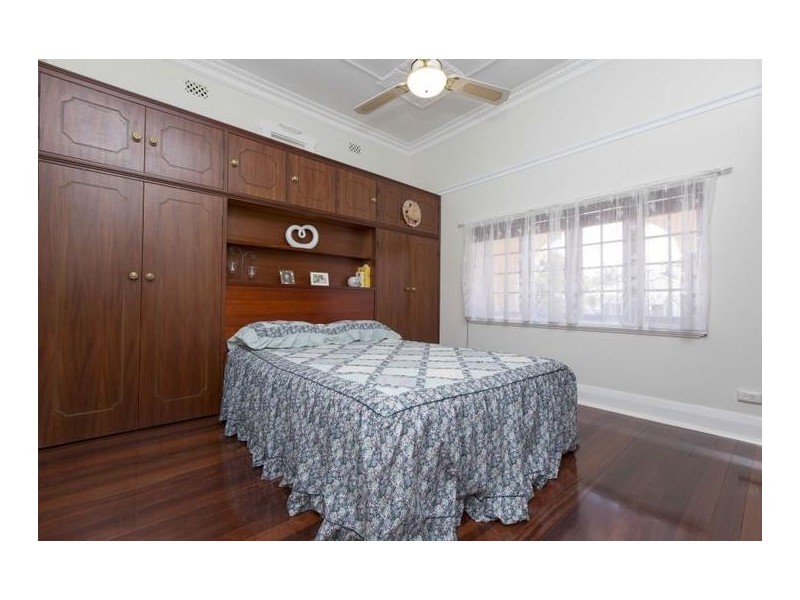 25 Elizabeth Street, Bayswater WA 6053