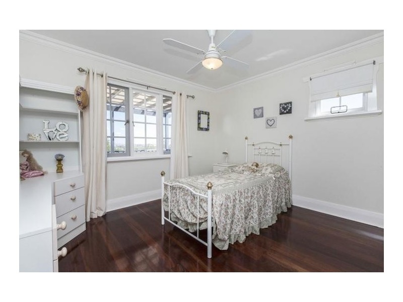 25 Elizabeth Street, Bayswater WA 6053