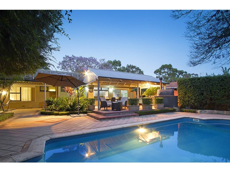 33 Robinson Road, Eden Hill WA 6054