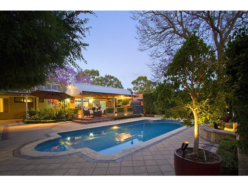 33 Robinson Road, Eden Hill WA 6054