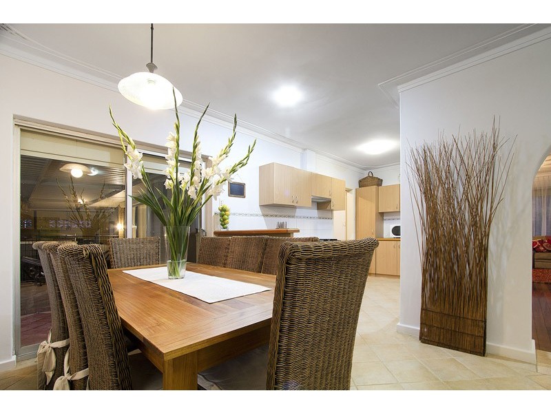 33 Robinson Road, Eden Hill WA 6054