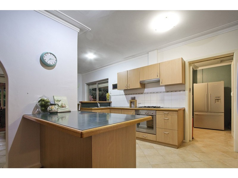 33 Robinson Road, Eden Hill WA 6054