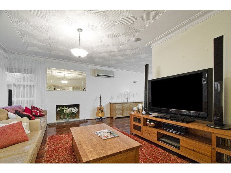 33 Robinson Road, Eden Hill WA 6054