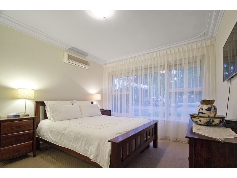 33 Robinson Road, Eden Hill WA 6054