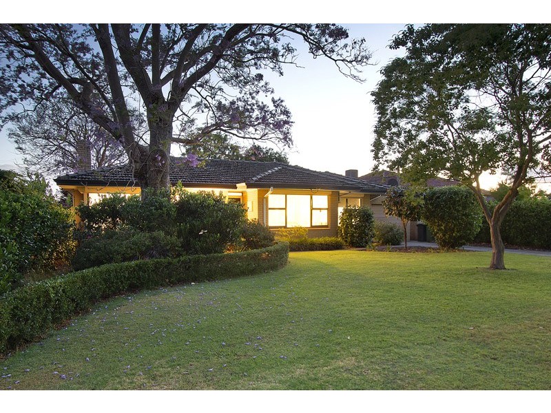 33 Robinson Road, Eden Hill WA 6054