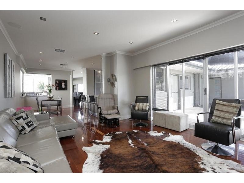 7 Maccabean Avenue, Dianella WA 6059