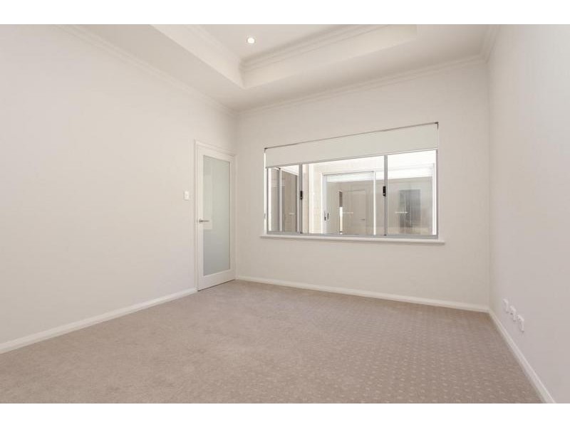 8A Jesmond Place, Dianella WA 6059