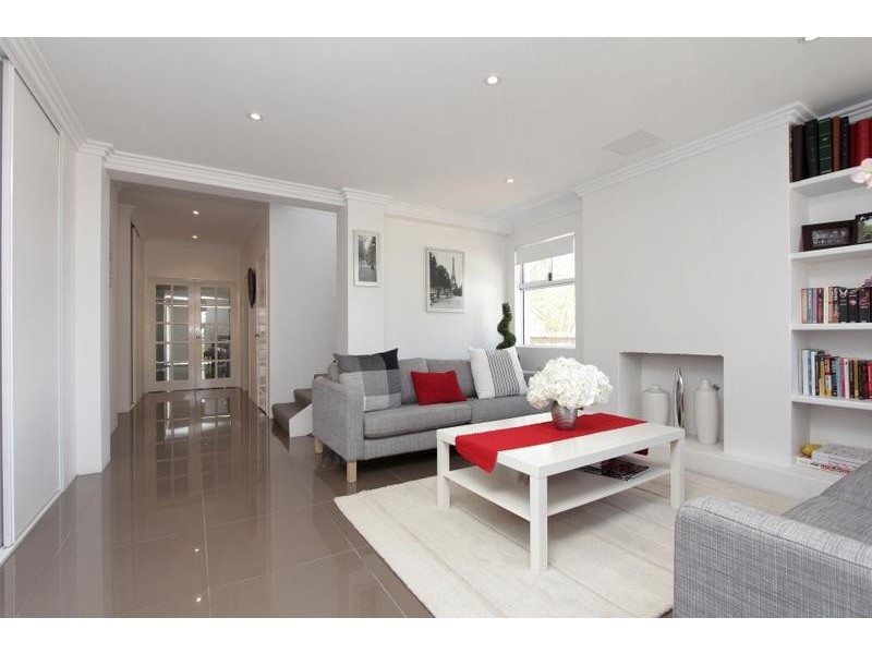 2 Laverstock Street, South Guildford WA 6055