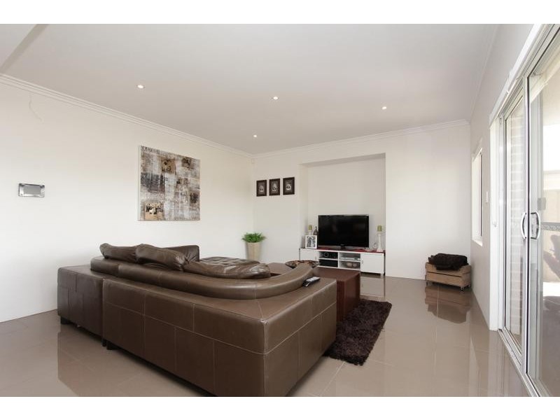 2 Laverstock Street, South Guildford WA 6055