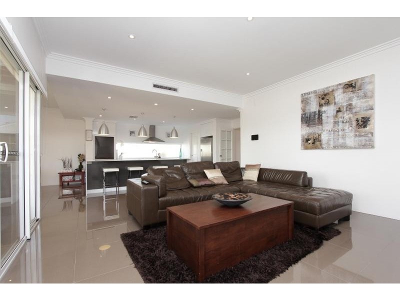 2 Laverstock Street, South Guildford WA 6055