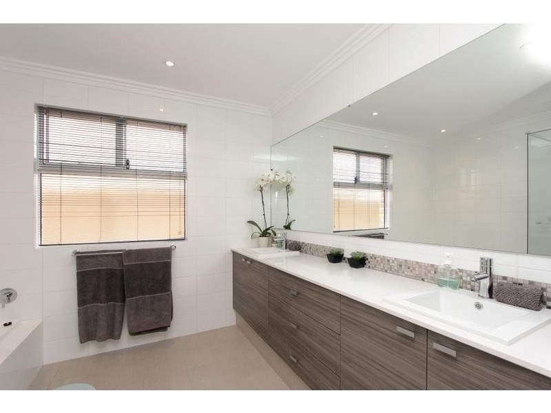 2 Laverstock Street, South Guildford WA 6055