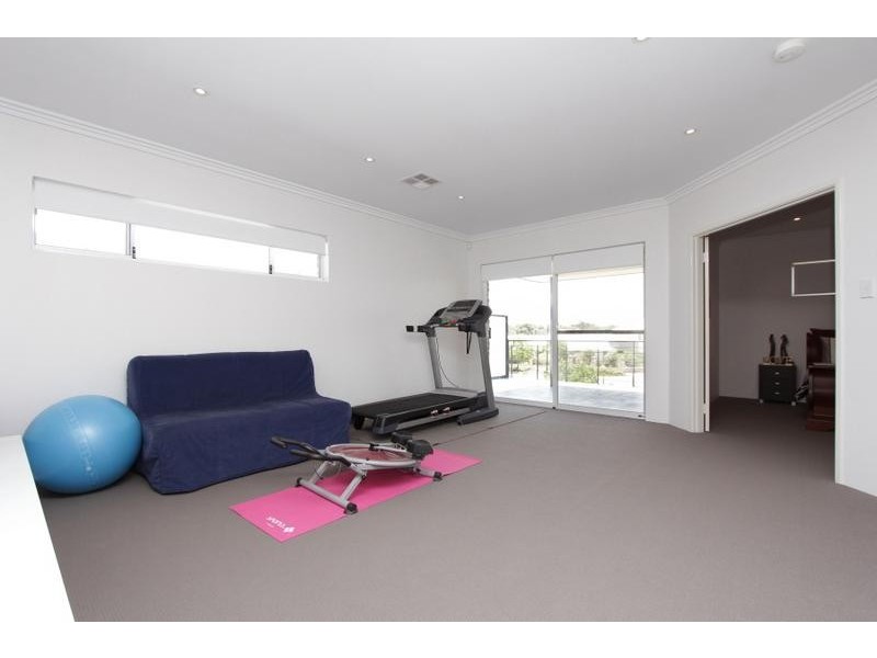 2 Laverstock Street, South Guildford WA 6055