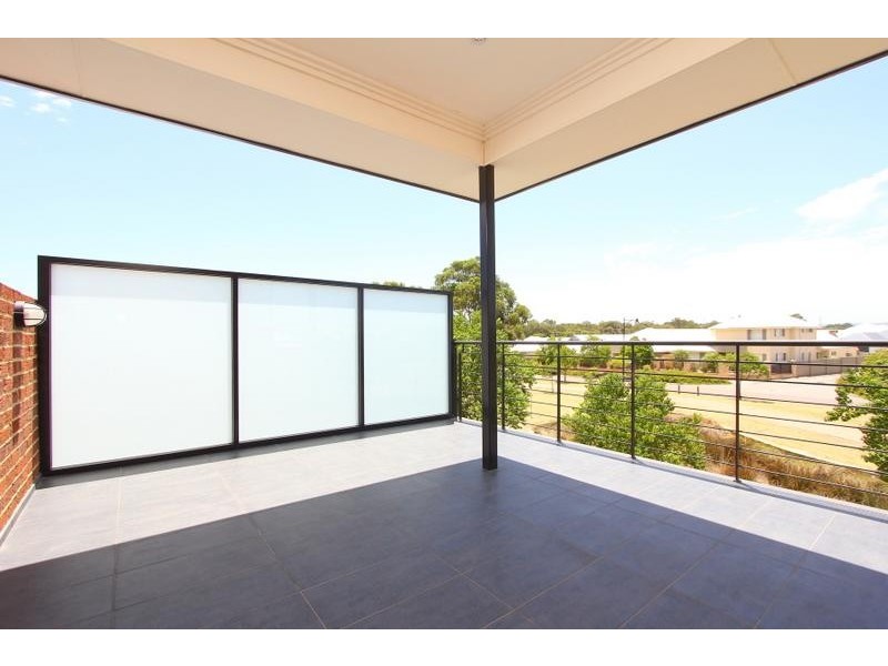 2 Laverstock Street, South Guildford WA 6055