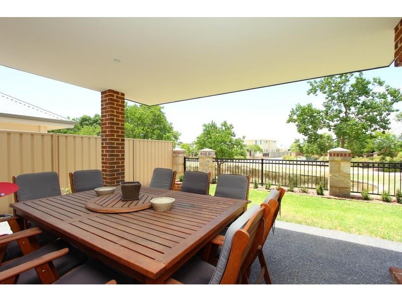 2 Laverstock Street, South Guildford WA 6055