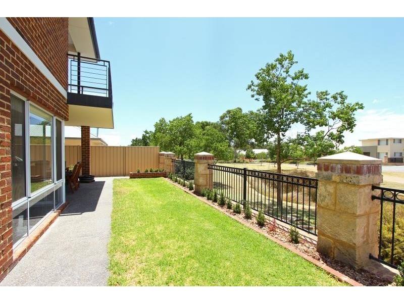 2 Laverstock Street, South Guildford WA 6055