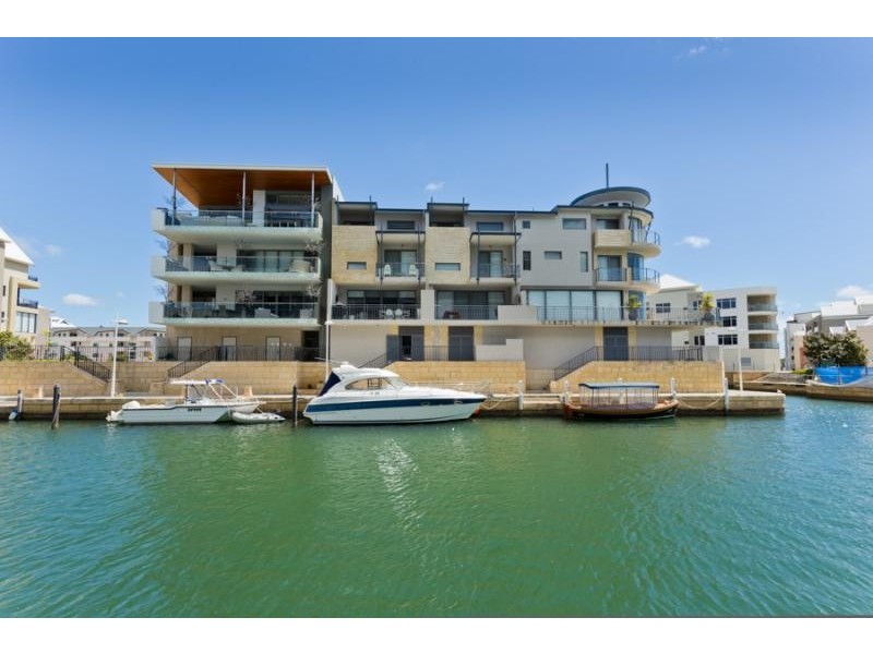 4/12 Cannaregio Square, Mandurah WA 6210