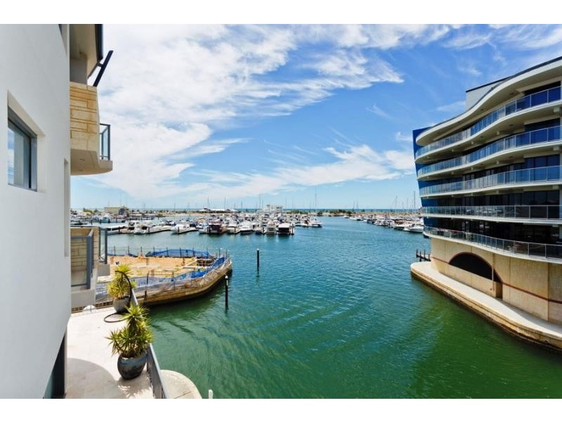 4/12 Cannaregio Square, Mandurah WA 6210