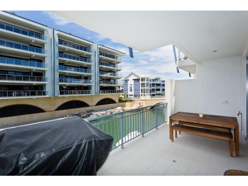 4/12 Cannaregio Square, Mandurah WA 6210