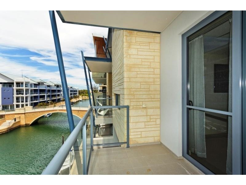 4/12 Cannaregio Square, Mandurah WA 6210
